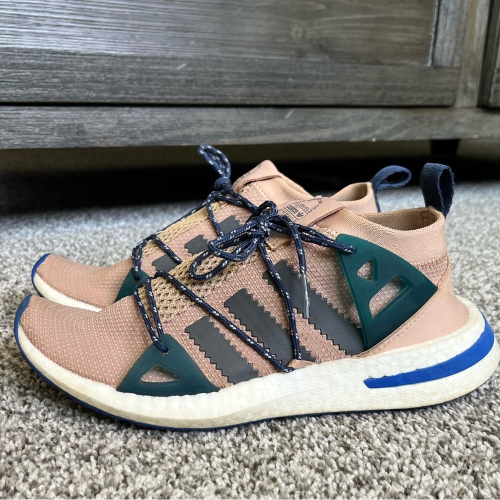 Adidas Tennis Shoe
